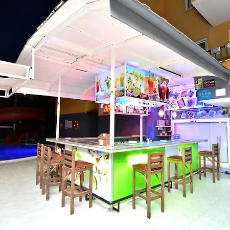 Rose Garden Aparthotel 2*