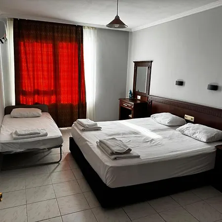 Aparthotel Rose Garden 2*