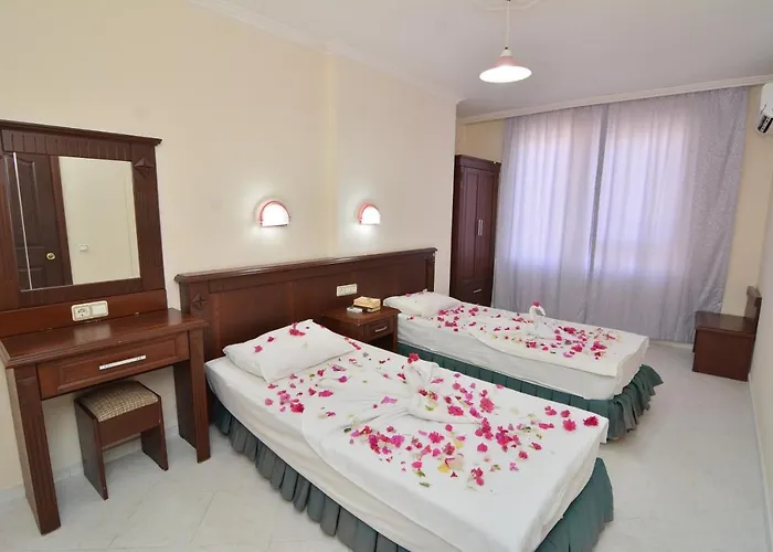 Rose Garden 3*