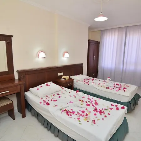 Rose Garden 3*